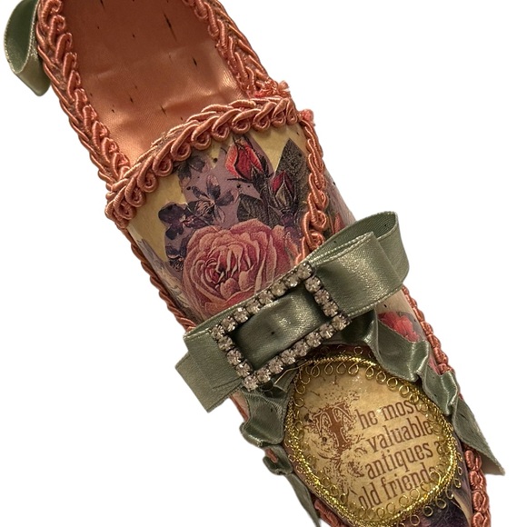 Wayne Kleski Katherines Collection retired Embellished Victorian shoe design - Picture 9 of 9